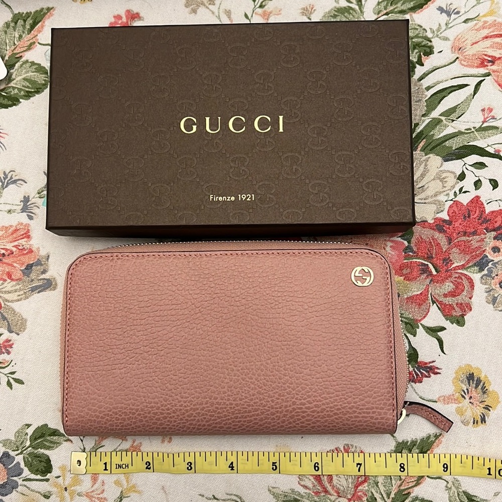 Pink Leather Gucci Logo wallet